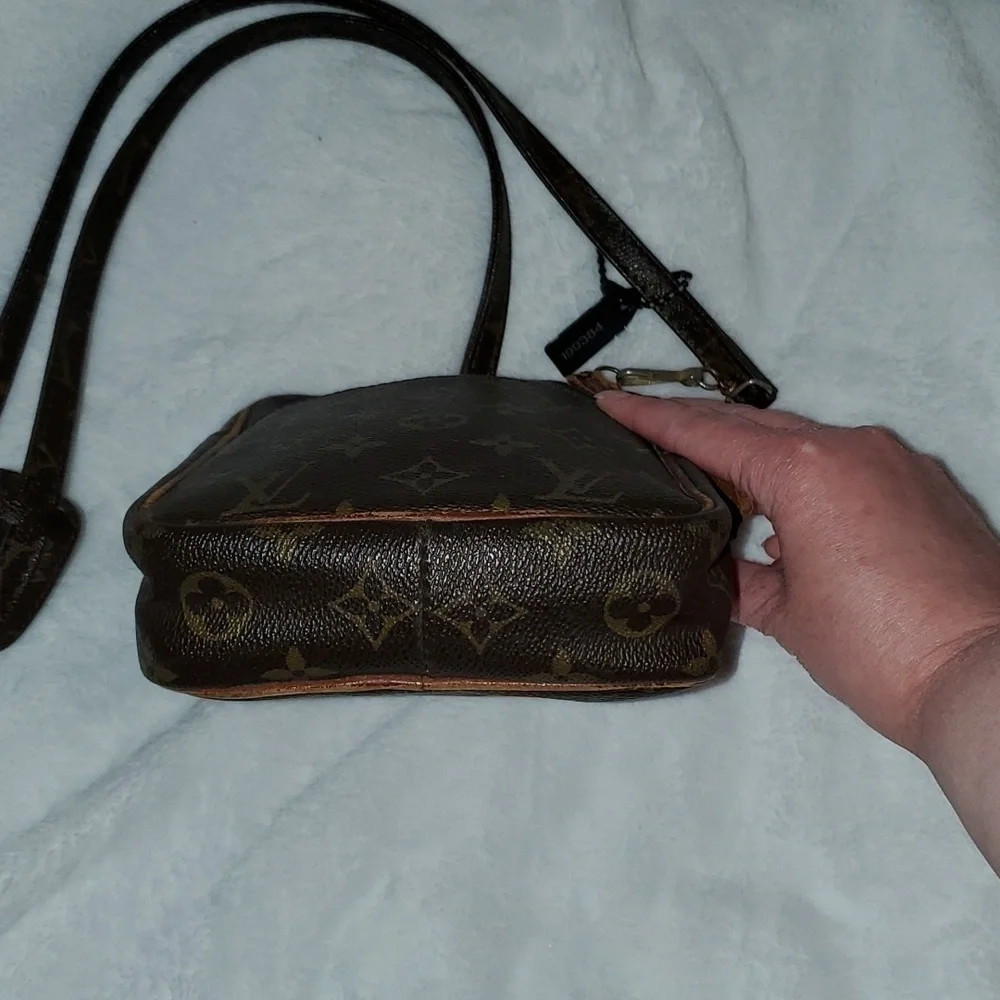 Louis Vuitton Monogram Crossbody Purse